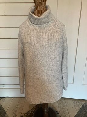 MICHAEL KORS TURTLENECK SWEATER